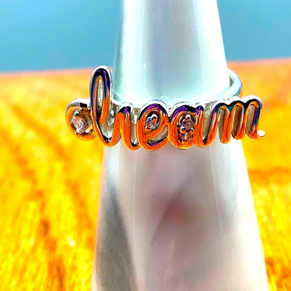 NYC II sterling silver and white zircon dream ring in size 8 🌺